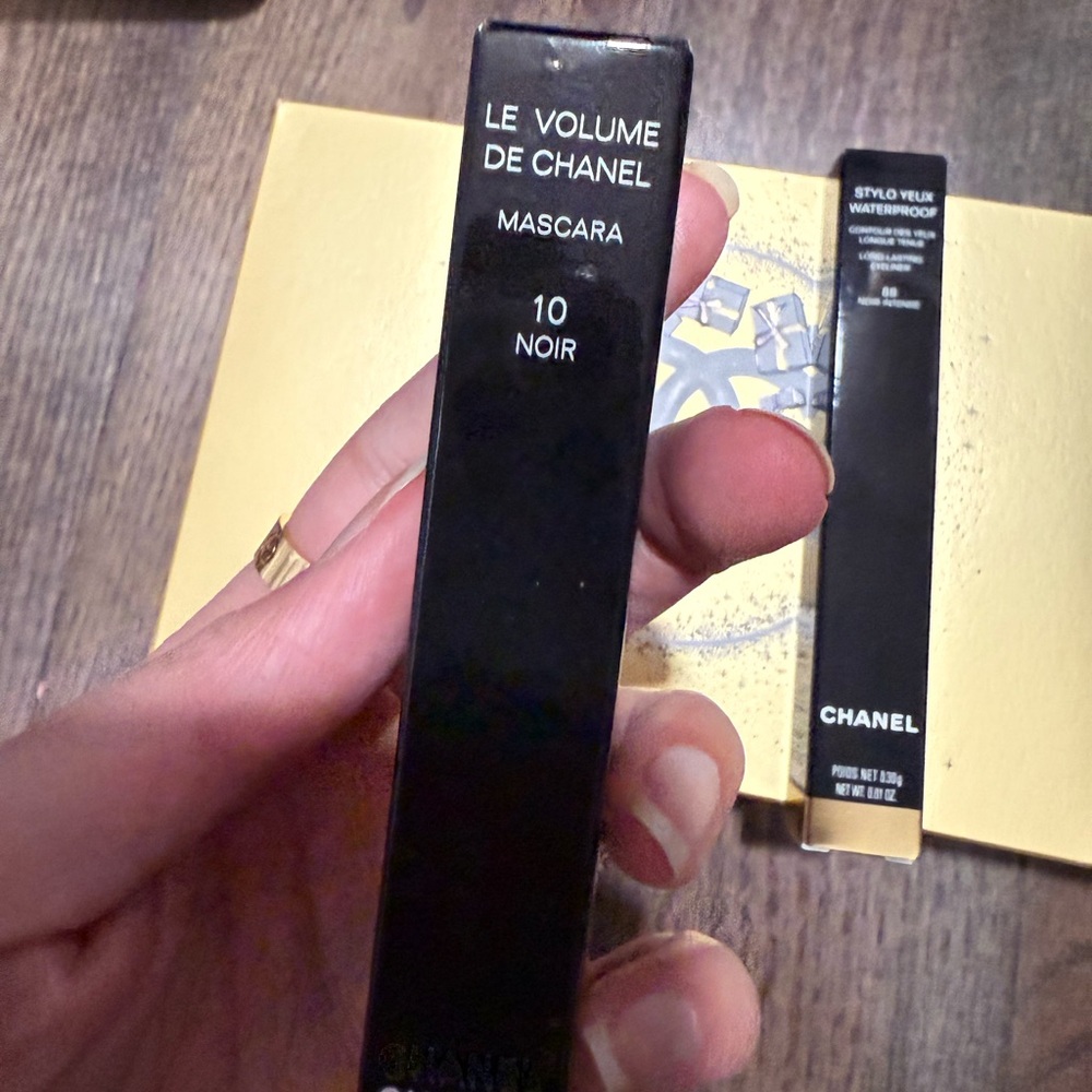 Chanel mascara and set primer set NWT never used in box - Picture 4 of 4